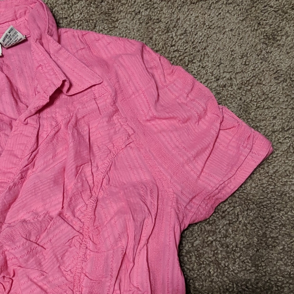 Vintage Styled Button Up Shirt - Picture 4 of 9